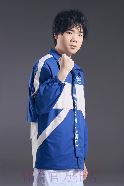 武汉eStarPro春季赛定妆照:Fly领衔,星芒再度点亮赛场 武汉eStarPro春季赛定妆照:Fly领衔,星芒再度点亮赛场